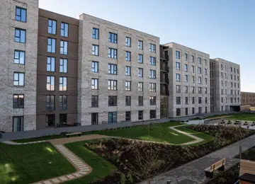 The residents' communal podium garden behind The Dials apartment building at Brabazon.